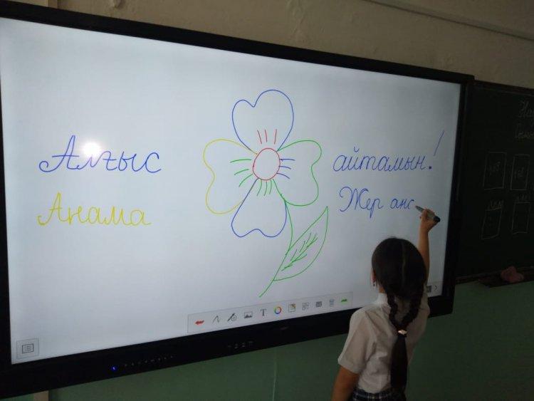 Алғыс айту күніне байланысты сынып сағаты өткізілді.
