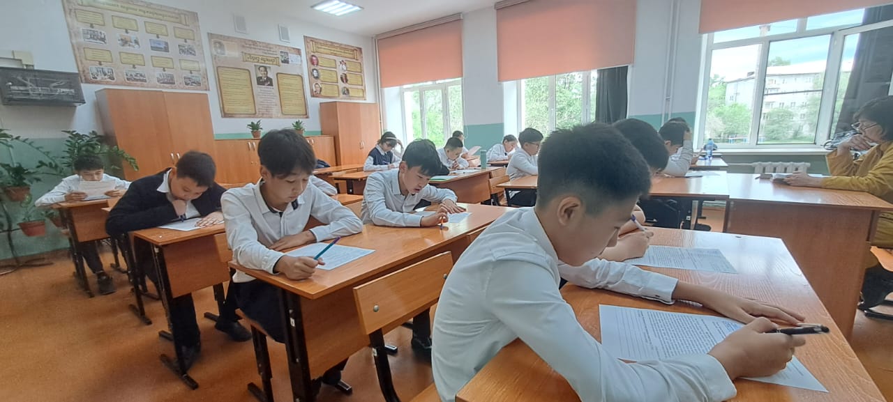 Қазақ тілі пәнінен аралық емтихан өткізілді