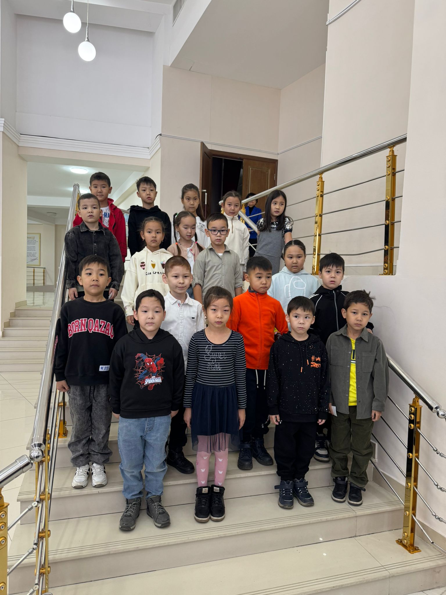 Күзгі демалыста оқушылар Драма театрдағы "Алтын балапан" қойылымын тамашалады