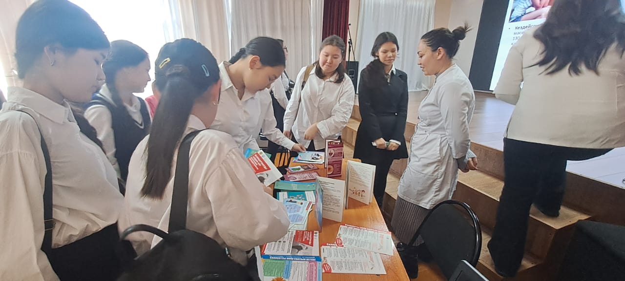 Қыз бала гигиенасы және жүктіліктің алдын алу тақырыбында кездесу өтті