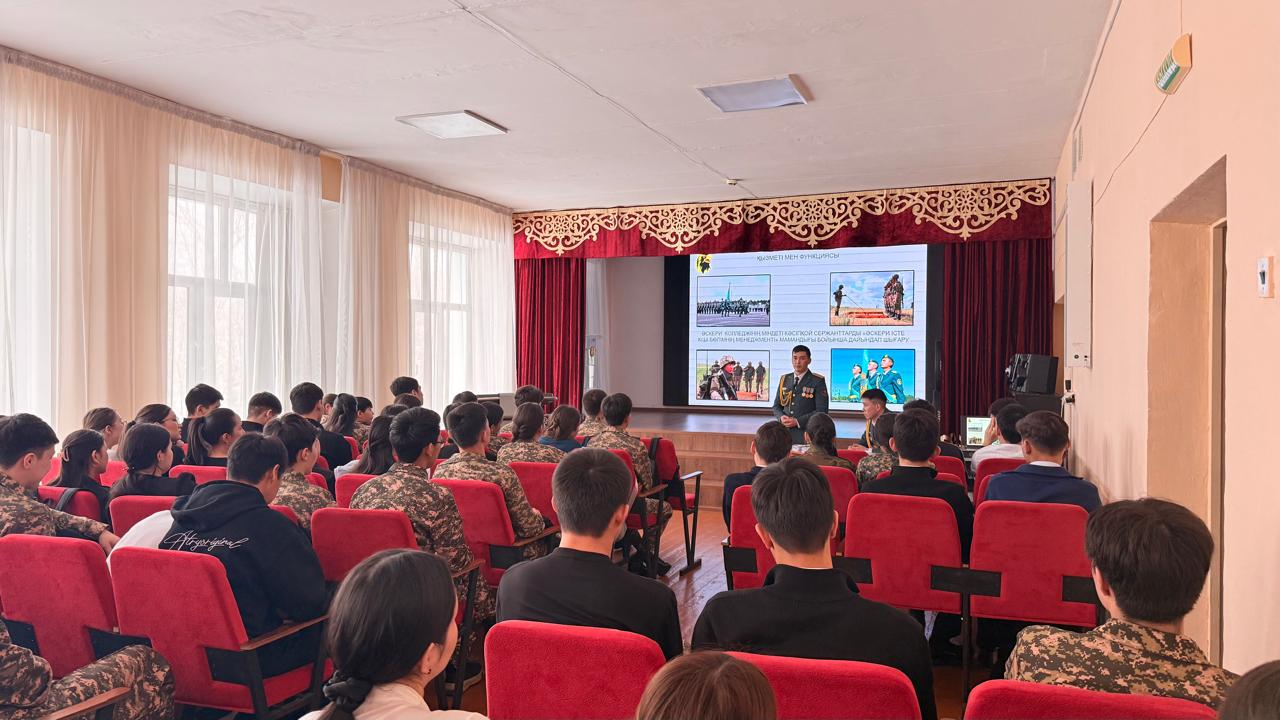 Жаңа Ахмер кенті әскери бөлімінің өкілдерімен кездесу өтті